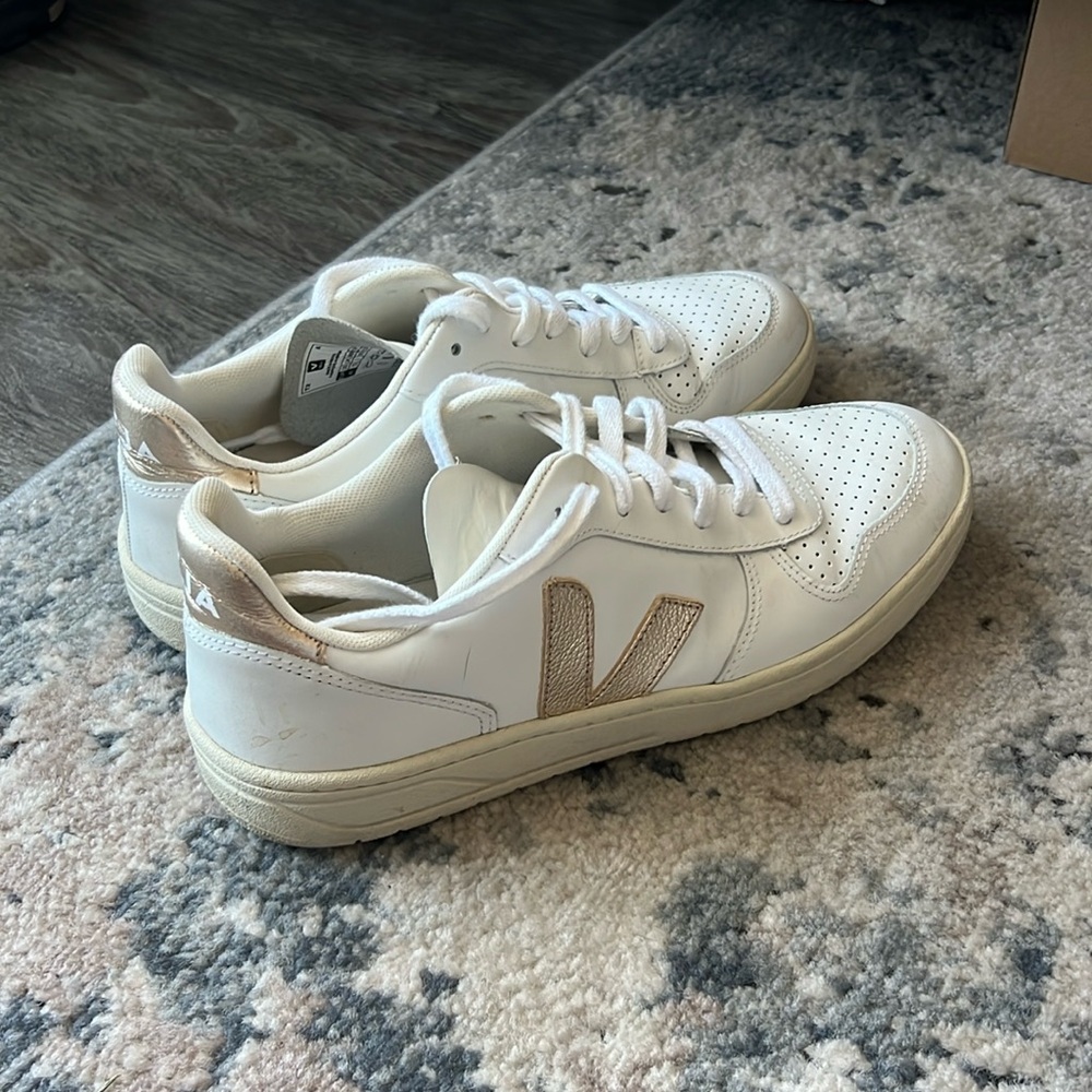 Veja v-10 shoes